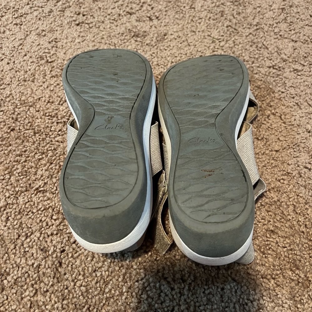 Stylish Gray Clark Cloudstepper Sandals for Women - Picture 5 of 9